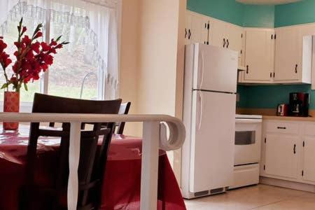 Lake George Family Vacation Home Bagian luar foto