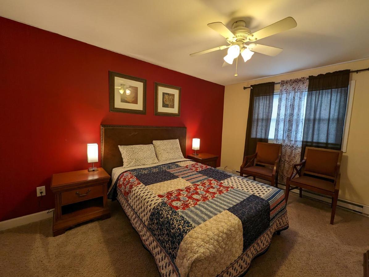Lake George Family Vacation Home Bagian luar foto