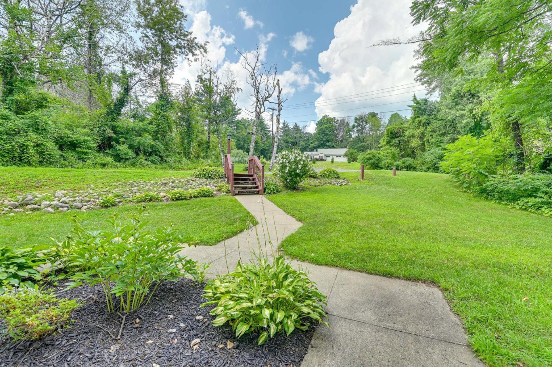Lake George Family Vacation Home Bagian luar foto
